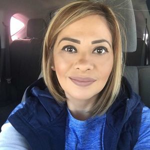 Meet your Posher, Claudia